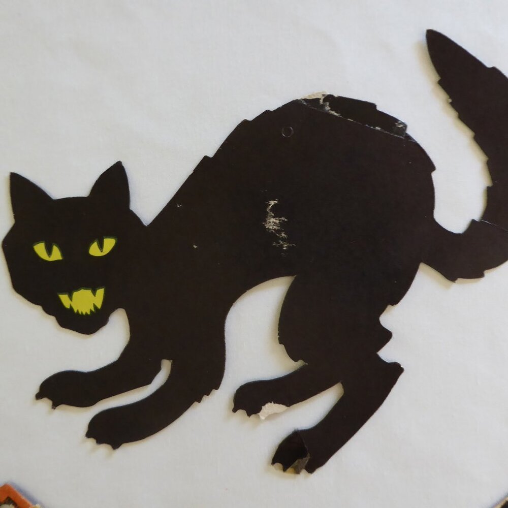 VINTAGE 1950’s HALLOWEEN BLACK CAT DIECUT DECORATIONS (USED) LOT OF 3 - Picture 2 of 13